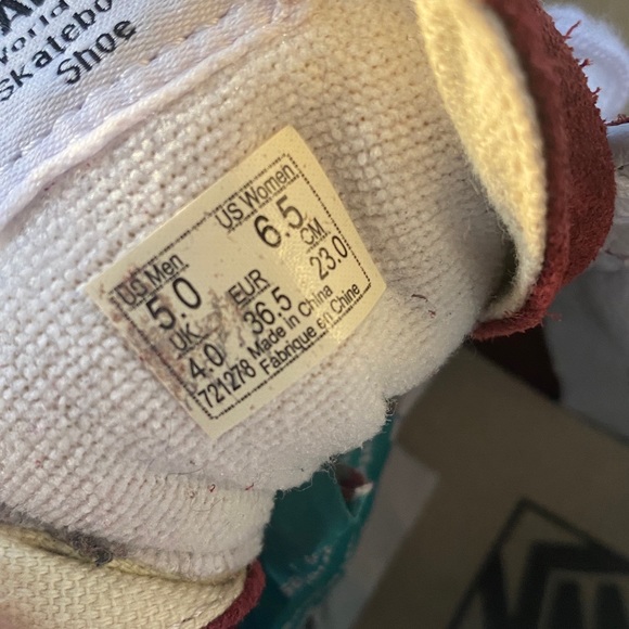 Rad maroon Sk8-Hi Vans size 5 Slim shoe - Picture 7 of 8